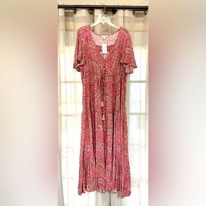 Avenue peasant dress. New with tags. Size 22/24. Adjustable waist.